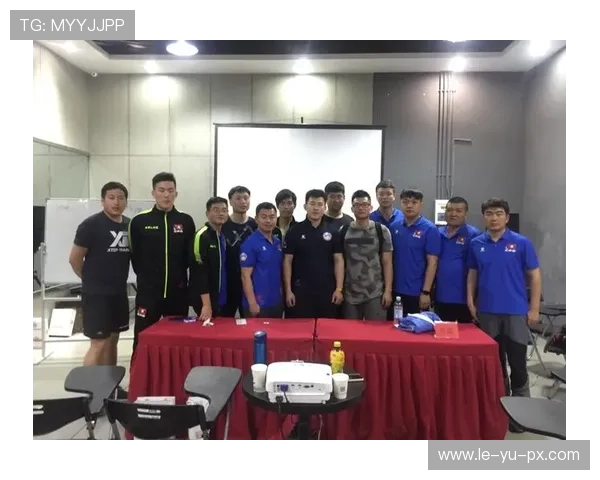 教练团队意见分歧引发讨论，策略调整仍待协调