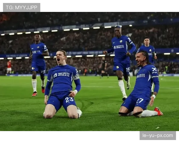 维拉惨败仍难阻争四希望，英超焦点战后前景引热议