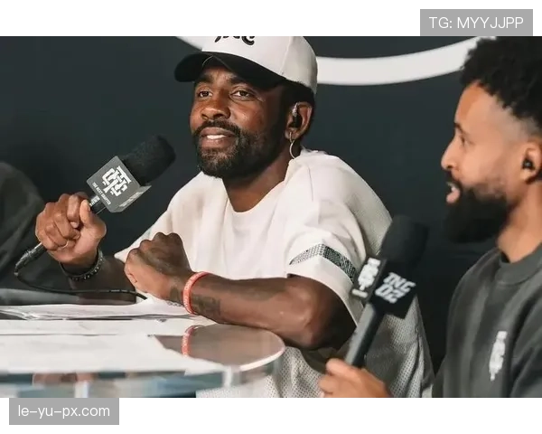 凯里·欧文突破制造多次助攻，提升球队关键时刻得分效率