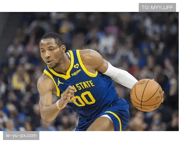 库明加利用挡拆创造机会，提升三分命中率显著优于上赛季